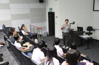 Professor Thomas Au, the chair of the Admissions, Scholarships and Financial Aid Committee, answering students’ enquiries about the College